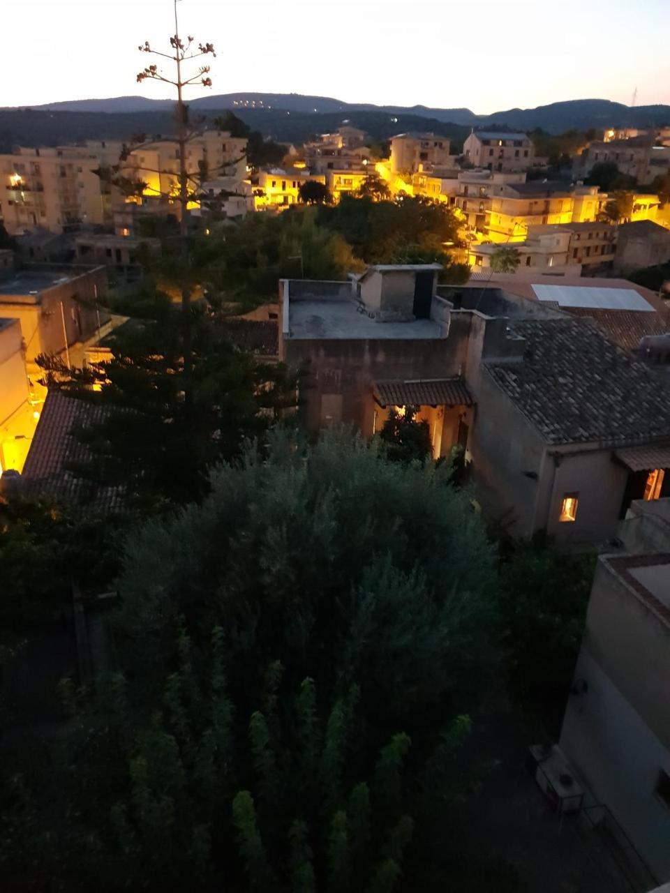 Neathon Rooms Noto Exterior photo