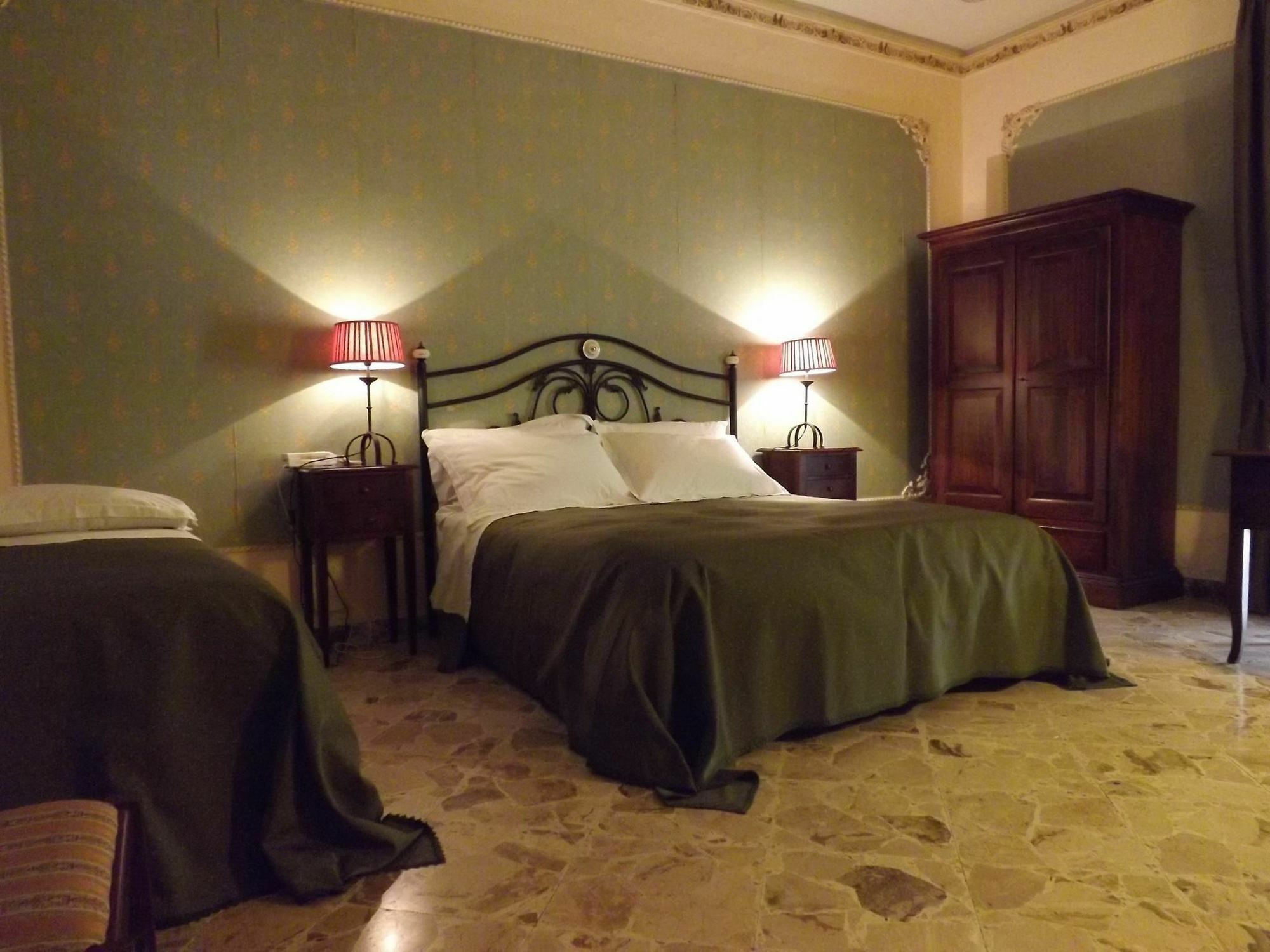 Neathon Rooms Noto Exterior photo